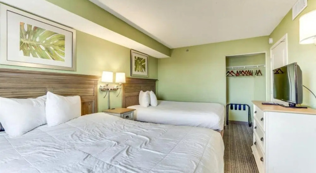 Compass Cove 717, Забронировать Отель Отели Миртл-Бич с парковкой, рядом с Музей искусств пляжа Миртл, Парковка