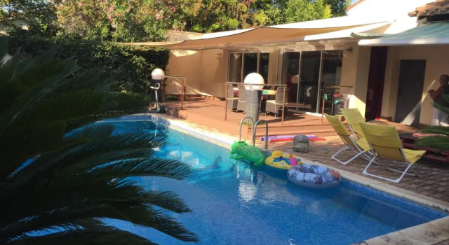 Апартаменты Loft, avec piscine privative, à 15 minutes à pied du centre ville