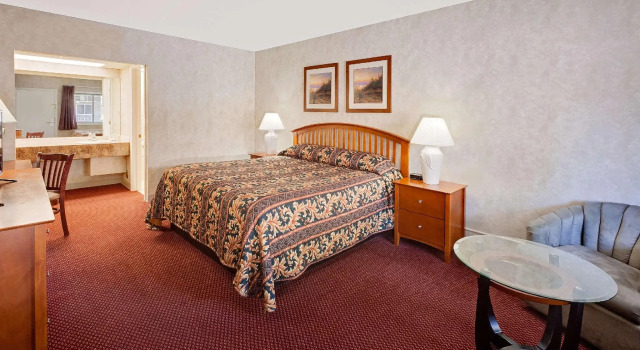 Двухместный номер Standard Super 8 by Wyndham Traverse City