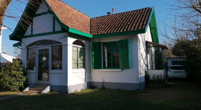 Beautiful house with GARDEN Andernos-les-Bains, Забронировать Отель Отели Бассен-д'Аркашон с парковкой, Парковка