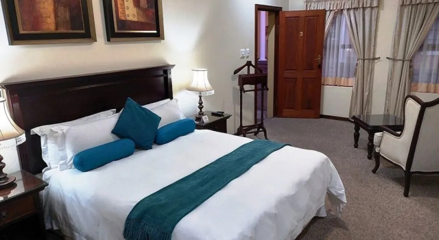 26 On Chamberlain Guest House