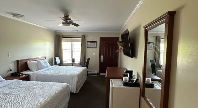Номер Standard Travellers Inn
