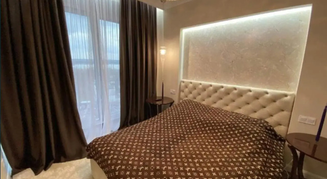 Lux 1-bedroom panoramic view Most City Center area, Book Hotel Hotels in Dnipro with Parking, Parking