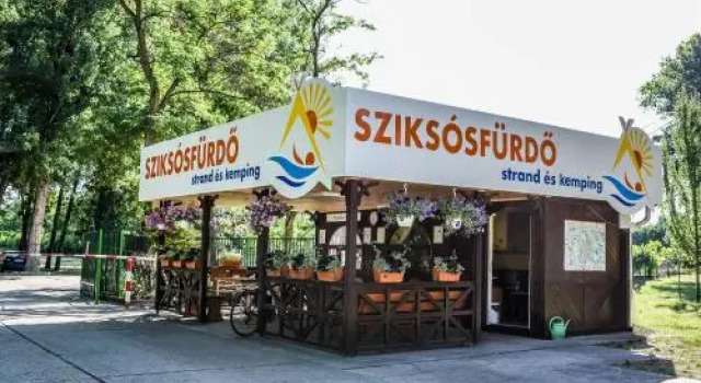 Sziksósfürdő Strand és Kemping, Réserver Camping Camping et glamping à Southern Great Plain, Camping