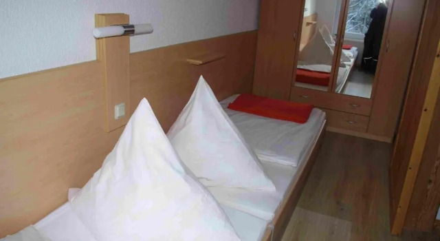 Ferienwohnung Sonneneck, Prenota Hotel Hotel a Garz con parcheggio, Parcheggio