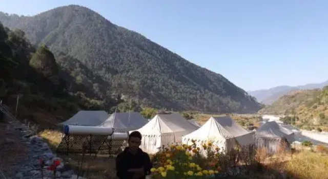 Camp Nirvana Yamunotri, Prenota Hotel Barkot Uttarakhand