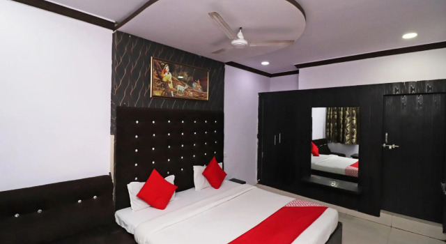 OYO 43850 Hotel Mn Galaxy, Забронировать Отель Отели штата Махараштры 3 звезды, 3*
