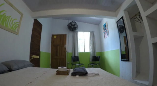 Esterillos Beach House Hostal