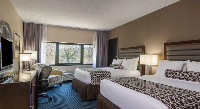 Четырёхместный номер Standard Crowne Plaza Princeton - Conference Center by IHG