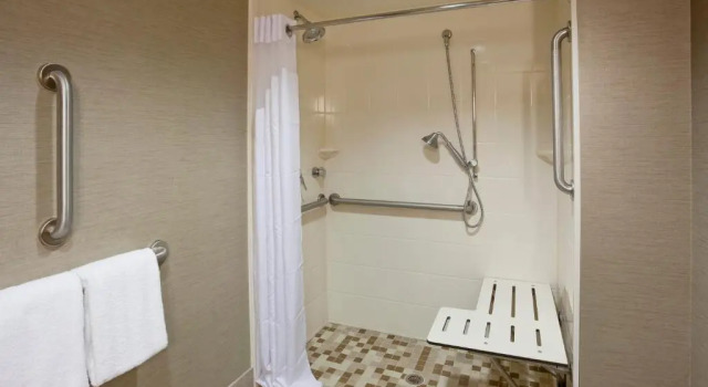 Двухместный номер Deluxe Holiday Inn Express & Suites Bloomington West by IHG