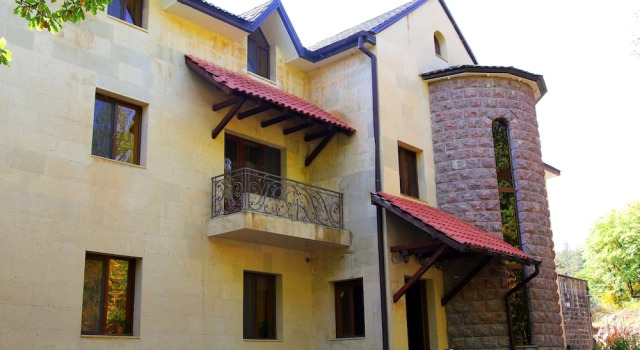Hotel Tsaghkatun, Забронировать Отель Отели Котайкская области с бассейном, Бассейн