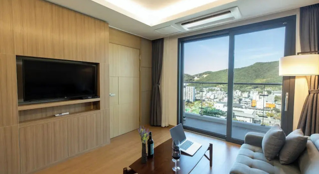 Двухместный номер Standard Ramada Plaza by Wyndham Dolsan Yeosu