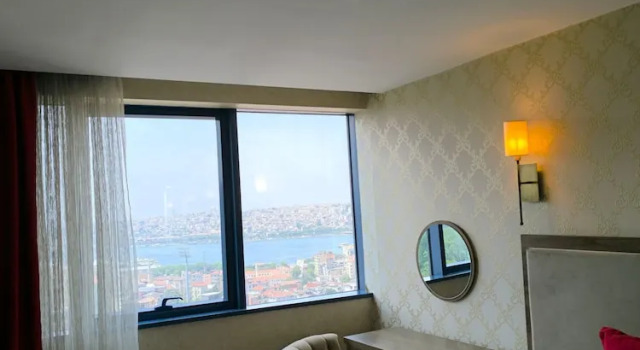 Номер Standard Euro Plaza Hotel