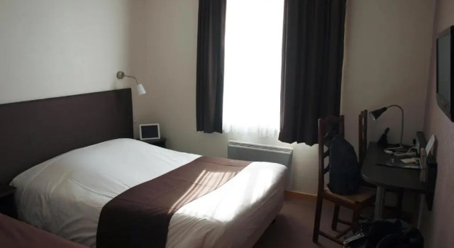 Трёхместный номер Standard Logis Hôtel Lodge La Valette