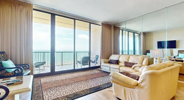 3BR Gulf View Pentouse w/ Pool - Steps to Shore, Buchen Sie Ferienwohnung Hotels in Padre Island mit Pool, Schwimmbad
