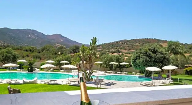 Номер Executive с видом на бассейн Hotel San Teodoro
