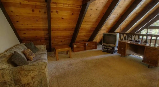 Great Value Chalet in the Woods by RedAwning