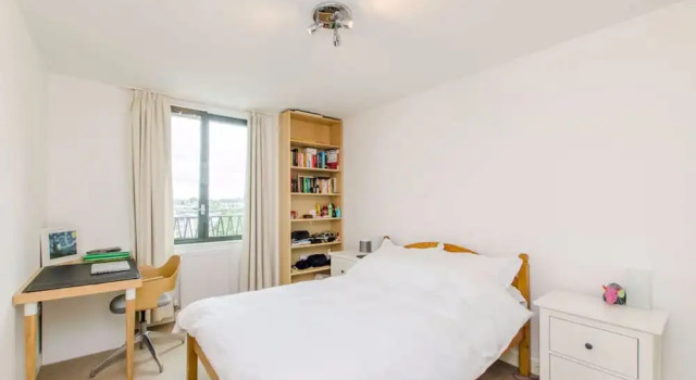 Stunning 2 Bed Flat w/ Terrace Next to Kings Cross, Забронировать Отель Отели Англии 3 звезды, 3*