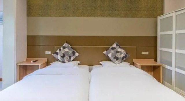 Floral Hotel · Yongjia Big House hotel (Furong Ancient Village Lishui Ancient Street), Prenota Hotel Wenzhou Zhejiang