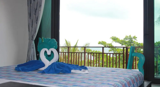 Люкс с балконом и с видом на море Thongtapan Resort