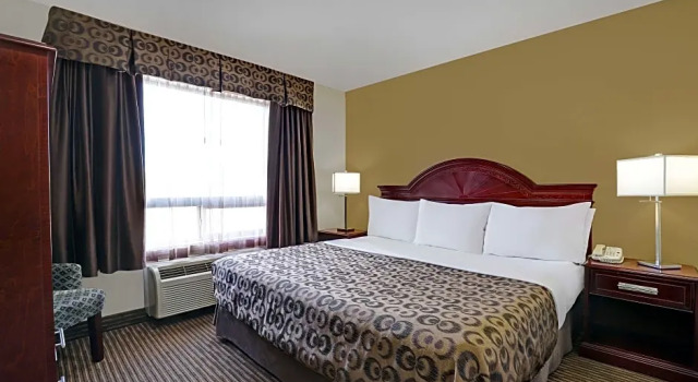 Люкс c 1 комнатой SureStay Plus Hotel by Best Western Drumheller