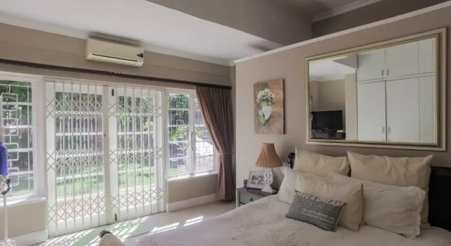 Signature Guesthouse Florida - Health Precautions Implemented, Забронировать Отель СПА-отели Дурбана, рядом с Музей Килли Кэмпбелл, SPA-услуги