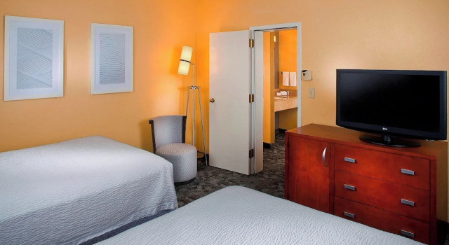 Люкс c 1 комнатой Courtyard by Marriott Huntsville University Drive