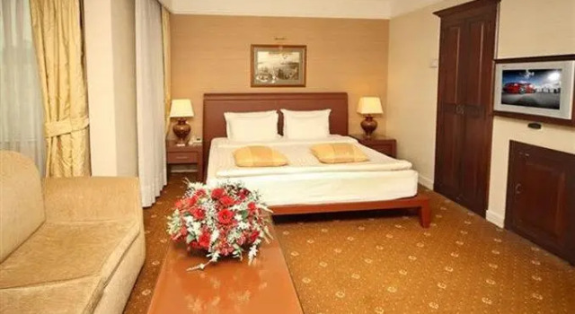 Executive Dvoulůžkový s manželskou postelí pokoj Cartoon Hotel