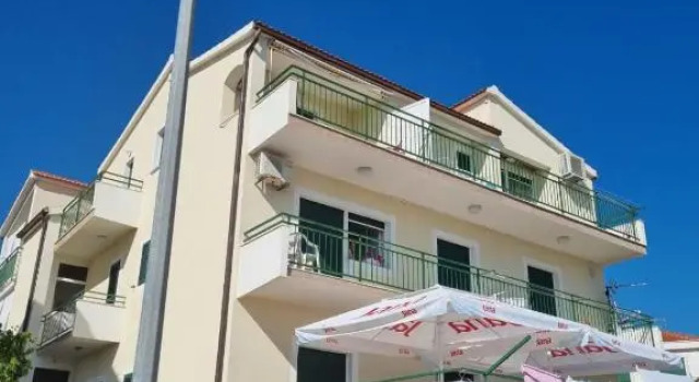 Apartmani Toni Poce, Забронировать Отель Отели и гостиницы Примоштен, рядом с Пляж Сент Джордж, Отель