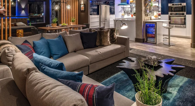 Spectacular Designer Loft Dtown Halifax, Забронировать Отель Бизнес-отели Галифакса, рядом с Halifax Citadel National Historic Site of Canada, 4* 5*