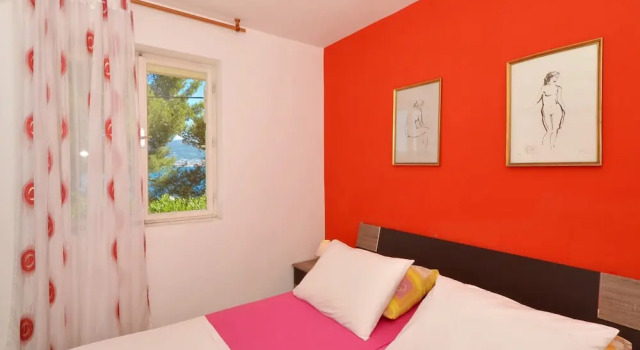 A - Large apt With big Terrace, Next to the Beach, Забронировать Дом для отпуска Арбания Трогир