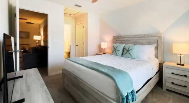 NEW Townhome Near Theme Parks Private Pool Bbq!
