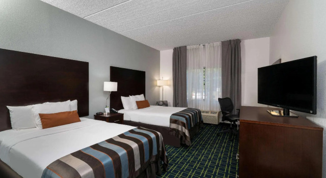 Четырёхместный номер Standard Wingate by Wyndham Fletcher at Asheville Airport