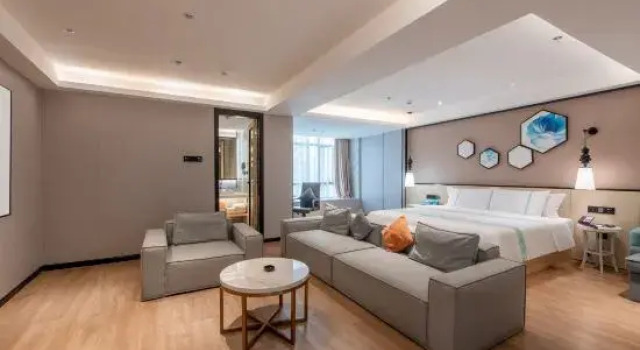 Люкс Deluxe с красивым видом из окна Xana Lite Hotelle(Zhanjiang Haibin Dadao Wanda Plaza)