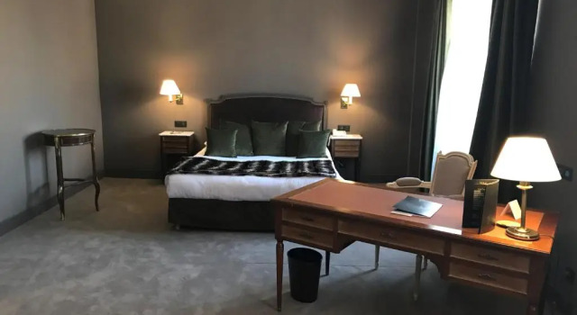 Трёхместный полулюкс Hôtel Carlton Lille