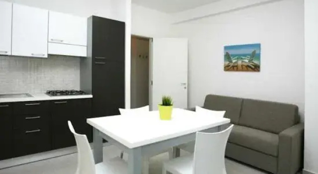 Апартаменты Comfortably Furnished Flat Near the sea