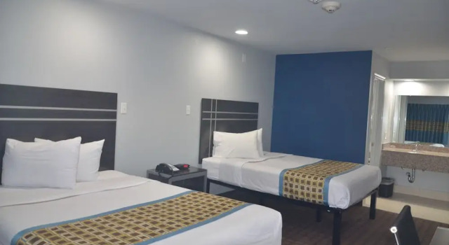 Двухместный номер Standard Travelers Inn