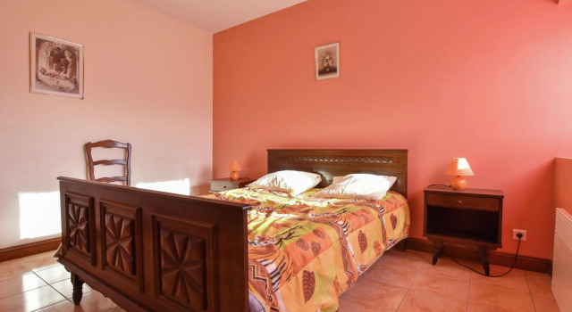 Holiday home with private garden, Buchen Sie Hotel Cazals Lot