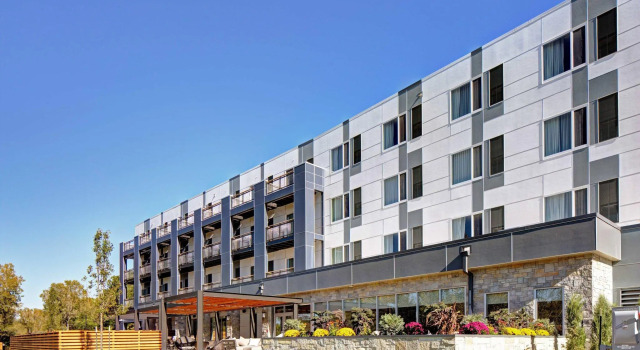 Courtyard by Marriott Appleton Riverfront, Boek Hotel Hotels in Appleton met zwembad, in de buurt van Lawrence University, Zwembad