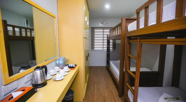 Кровать в общем номере с 3 комнатами Solina Beach & Nature Resort