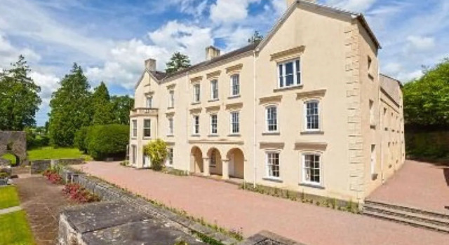 House Nythfa Zell Am Ziller, Book Hotel Llanwrda Glamorgan