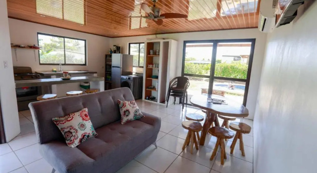 2 Comfortable New Villas Near Pacific, Private Pool With Waterfall!, Prenota Villa Parrita Puntarenas