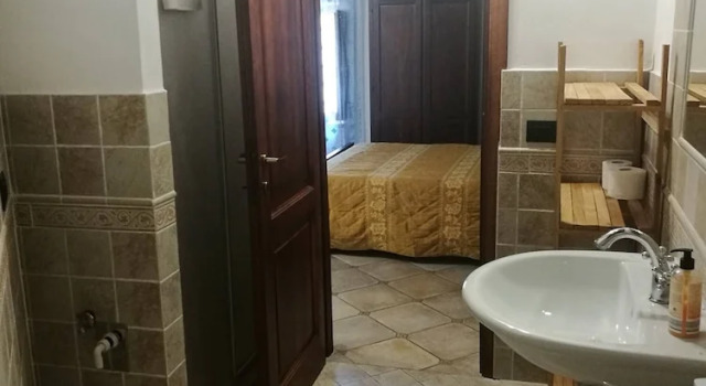 Whole Country House With 48 Beds Into 8 Apartmans, Varaa Lomakoti Monte Castello di Vibio Umbria