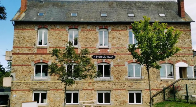 LEtape du Mont, Family Hostel, Забронировать Хостел Понторсон 