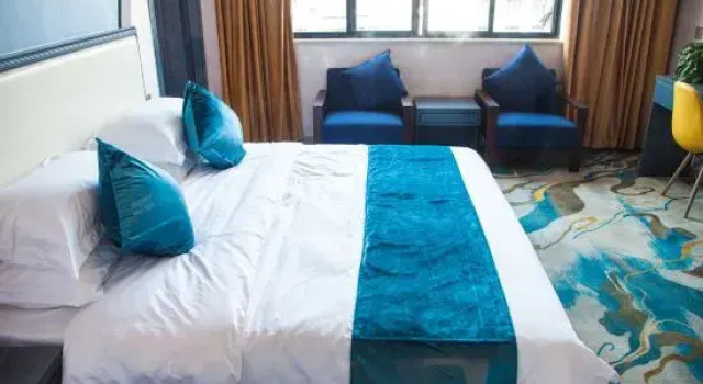 Люкс Deluxe Holiday Inn