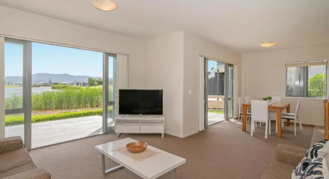 Lakeside Villa Retreat - Matarangi Downstairs Unit, Забронировать Вилла Матаранги Coromandel Peninsula