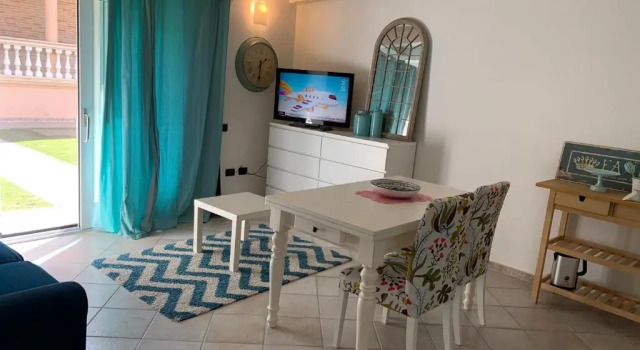 Studio boutique casa vacanze, Забронировать Бутик-отель Отели в центре Ассемини, в центре
