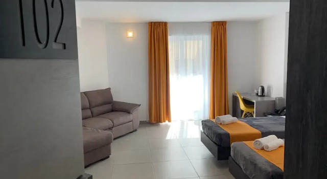 Life Inn Suites, Foglalás Szálloda San Ġiljan Málta