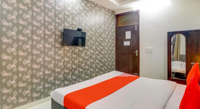 OYO 74060 Taj Residency