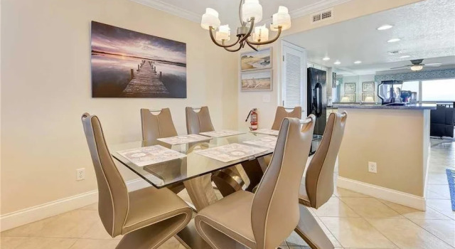 Windjammer 214 - Two Bedroom Condo, Rezerwuj Hotel Hotele w Saint Augustine Area z parkingiem, Parking